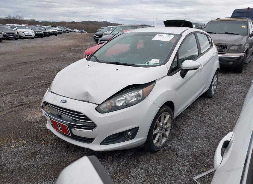 Photo 2 of 2019 Ford Fiesta SE (VIN 3FADP4EJ9KM148613)