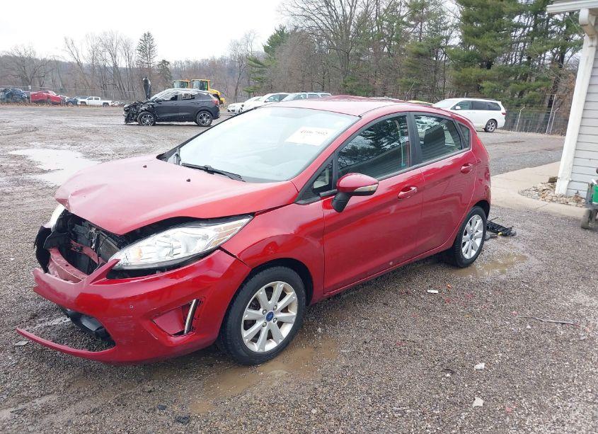 Photo 2 of 2013 Ford Fiesta SE (VIN 3FADP4EJXDM132116)