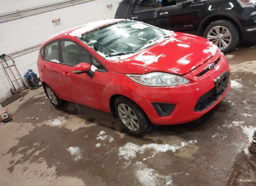 2013 Ford Fiesta SE (VIN 3FADP4EJXDM175693) main photo