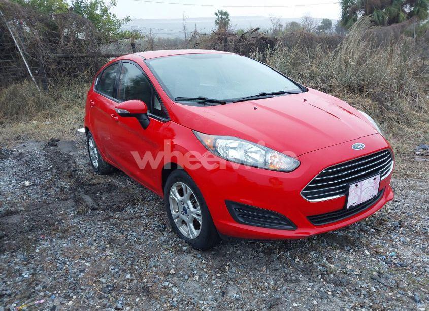 2014 Ford Fiesta SE (VIN 3FADP4EJXEM225459) main photo