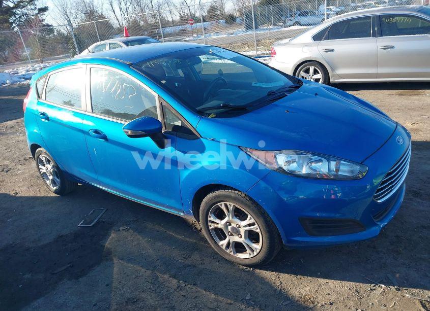 2015 Ford Fiesta SE (VIN 3FADP4EJXFM129851) main photo