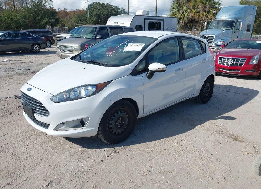 Photo 2 of 2015 Ford Fiesta SE (VIN 3FADP4EJXFM204449)