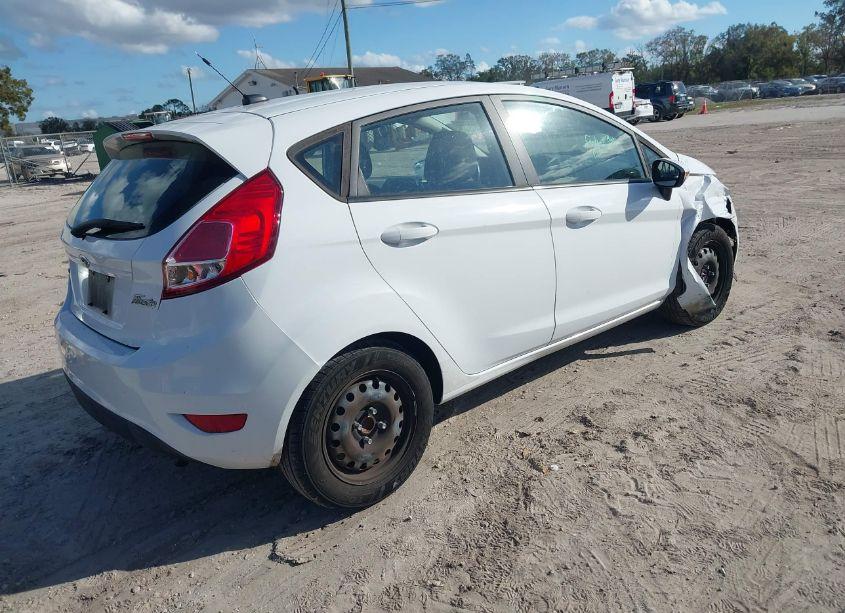 Photo 4 of 2015 Ford Fiesta SE (VIN 3FADP4EJXFM204449)