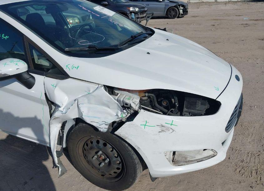 Photo 6 of 2015 Ford Fiesta SE (VIN 3FADP4EJXFM204449)