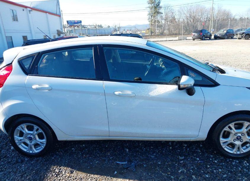 Photo 13 of 2015 Ford Fiesta SE (VIN 3FADP4EJXFM205259)
