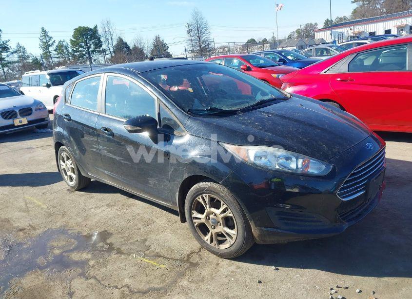 2016 Ford Fiesta SE (VIN 3FADP4EJXGM198007) main photo
