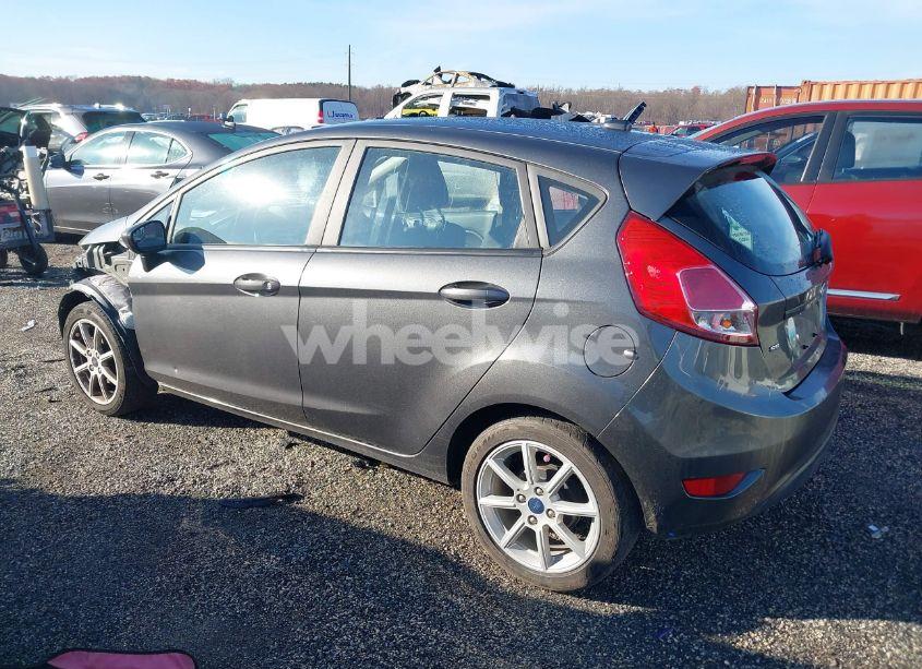 Photo 3 of 2019 Ford Fiesta SE (VIN 3FADP4EJXKM136955)