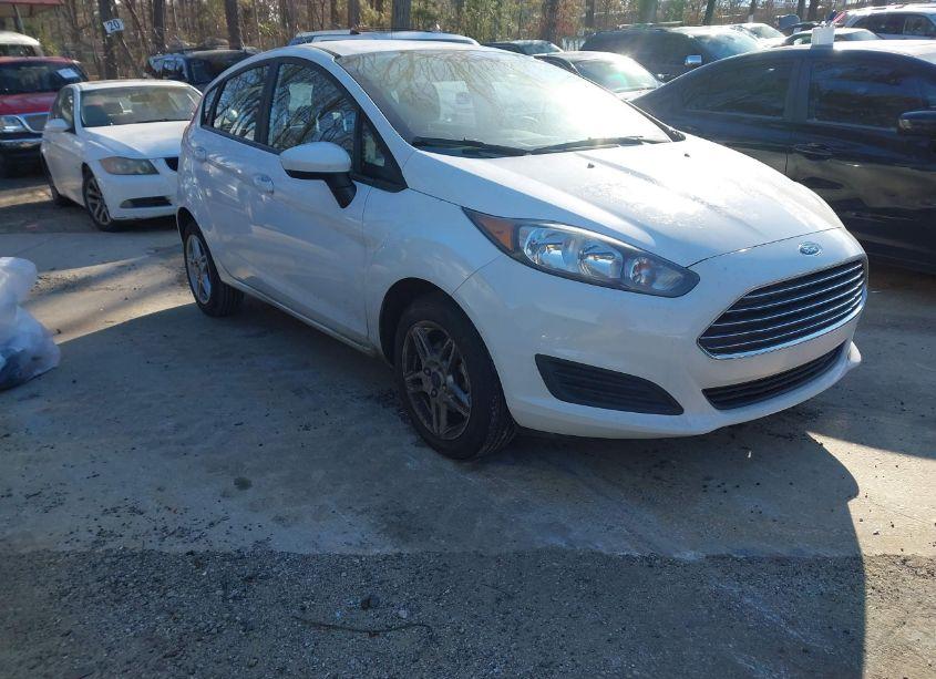 2019 Ford Fiesta SE (VIN 3FADP4EJXKM155988) main photo
