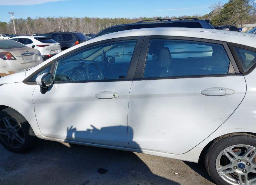 Photo 14 of 2019 Ford Fiesta SE (VIN 3FADP4EJXKM155988)