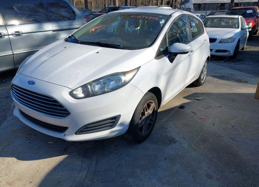 Photo 2 of 2019 Ford Fiesta SE (VIN 3FADP4EJXKM155988)