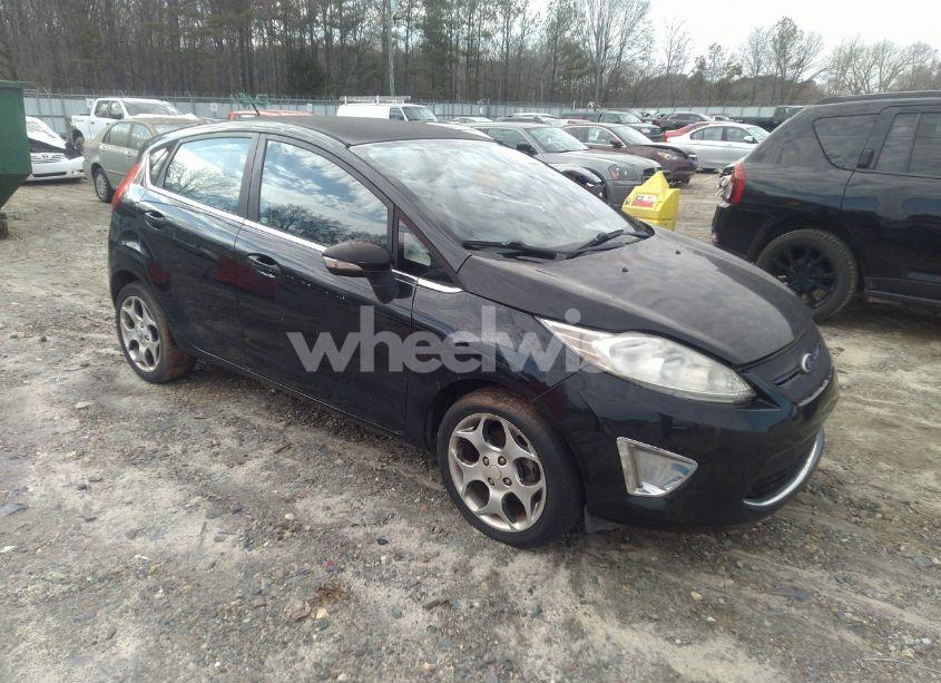 2011 Ford Fiesta SES (VIN 3FADP4FJ0BM105518) main photo