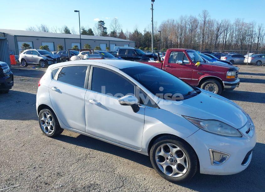 2011 Ford Fiesta SES (VIN 3FADP4FJ4BM161431) main photo