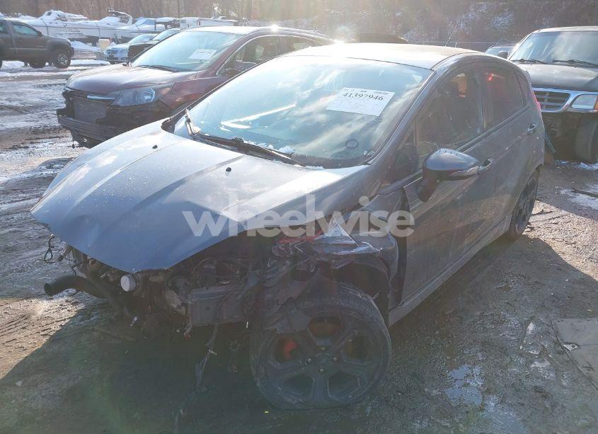 Photo 2 of 2019 Ford Fiesta ST (VIN 3FADP4GX9KM139959)