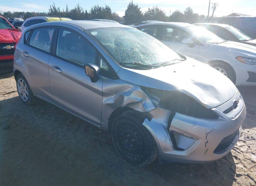 2013 Ford Fiesta S (VIN 3FADP4TJ0DM223303) main photo