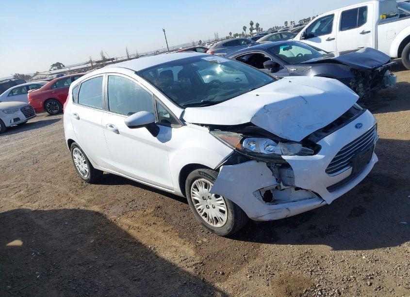 2014 Ford Fiesta S (VIN 3FADP4TJ0EM110940) main photo
