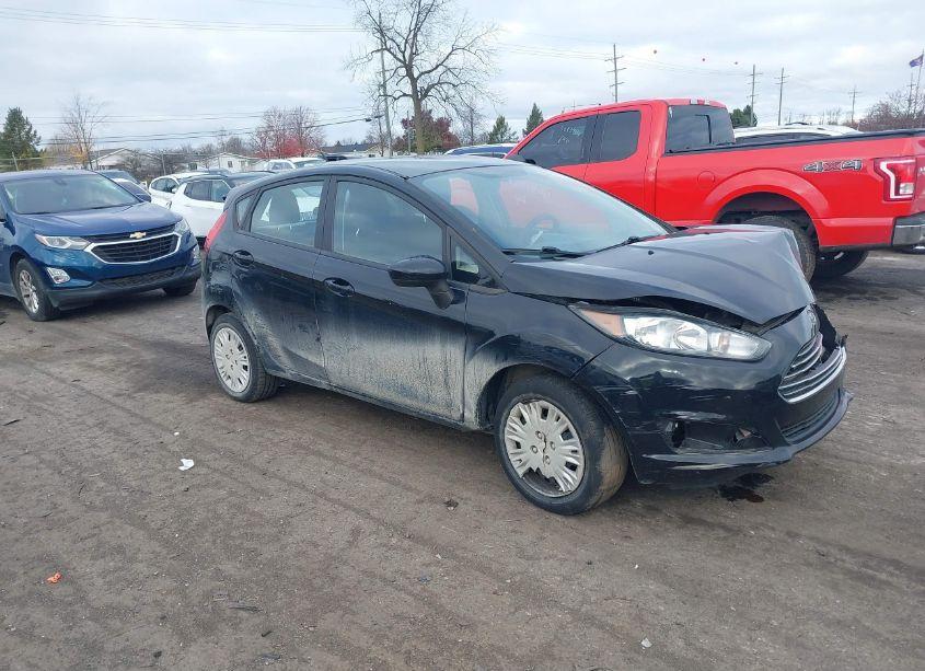 2016 Ford Fiesta S (VIN 3FADP4TJ1GM141858) main photo