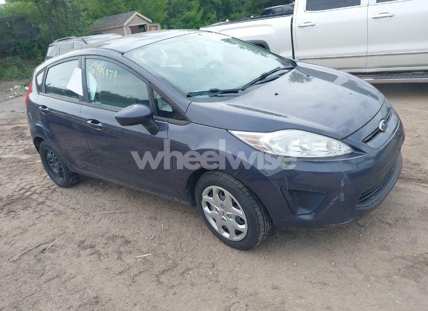 2013 Ford Fiesta S (VIN 3FADP4TJ3DM164974) main photo