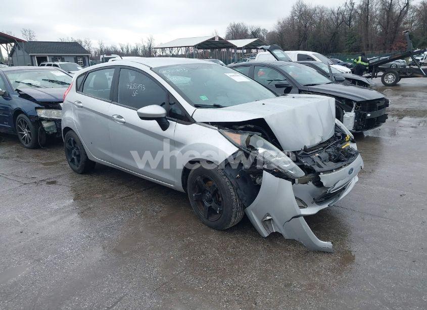 2015 Ford Fiesta S (VIN 3FADP4TJ6FM200420) main photo