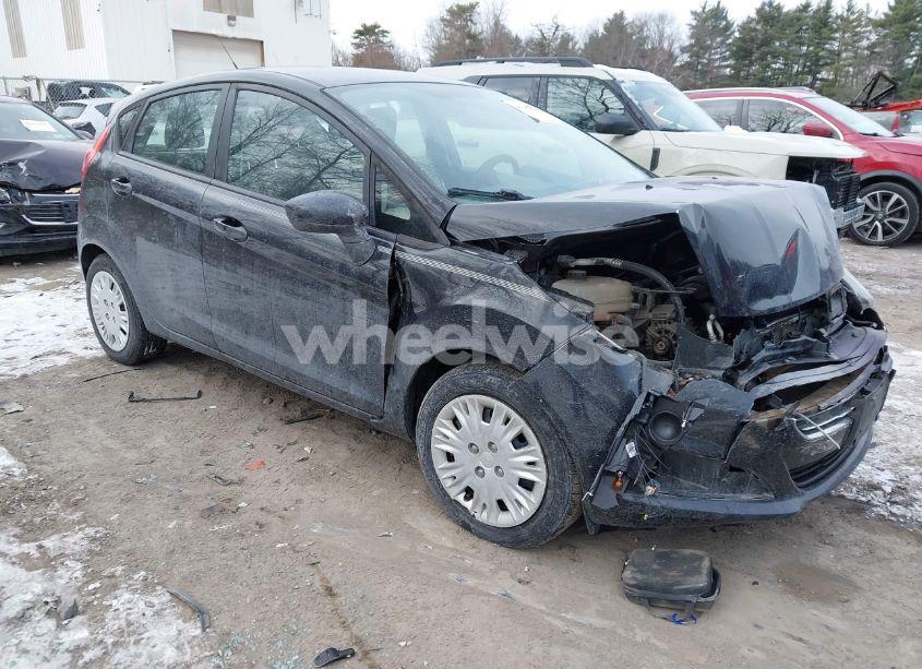 2014 Ford Fiesta S (VIN 3FADP4TJ7EM199633) main photo