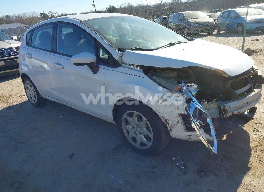 2013 Ford Fiesta S (VIN 3FADP4TJ8DM206765) main photo