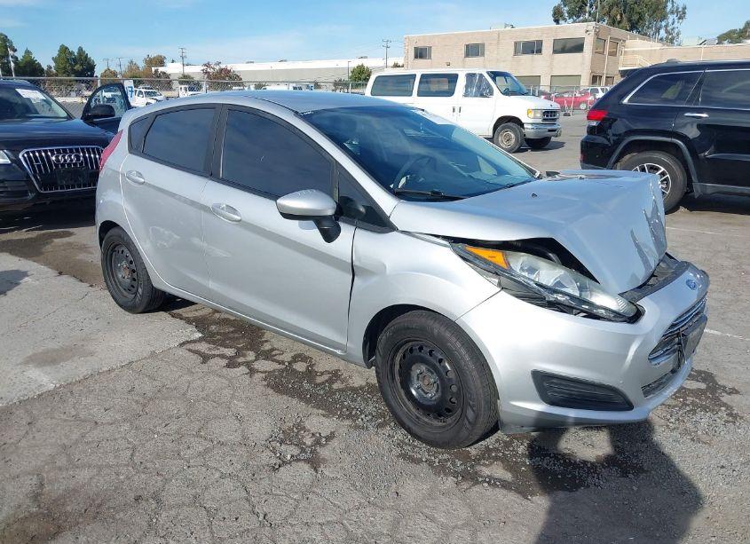2016 Ford Fiesta S (VIN 3FADP4TJ8GM185761) main photo