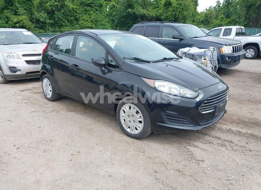 2014 Ford Fiesta S (VIN 3FADP4TJ9EM106241) main photo