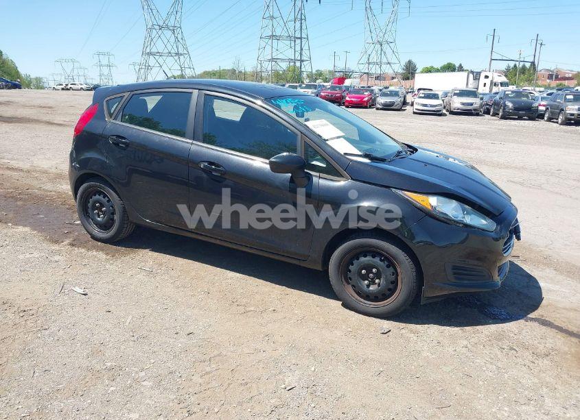 2014 Ford Fiesta S (VIN 3FADP4TJXEM106233) main photo