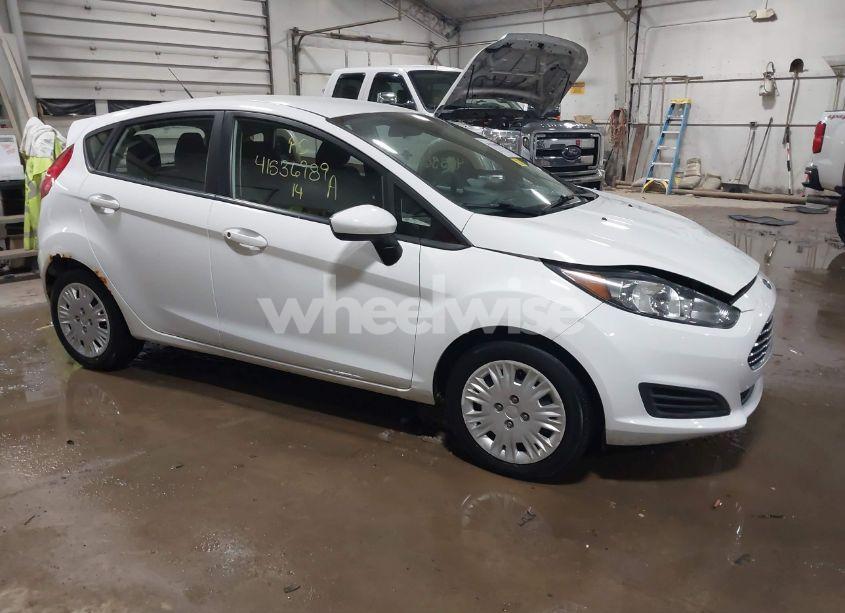 2014 Ford Fiesta S (VIN 3FADP4TJXEM199819) main photo