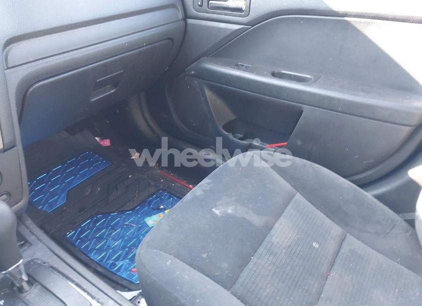 Photo 5 of 2006 Ford Fusion SE (VIN 3FAFP07116R142182)