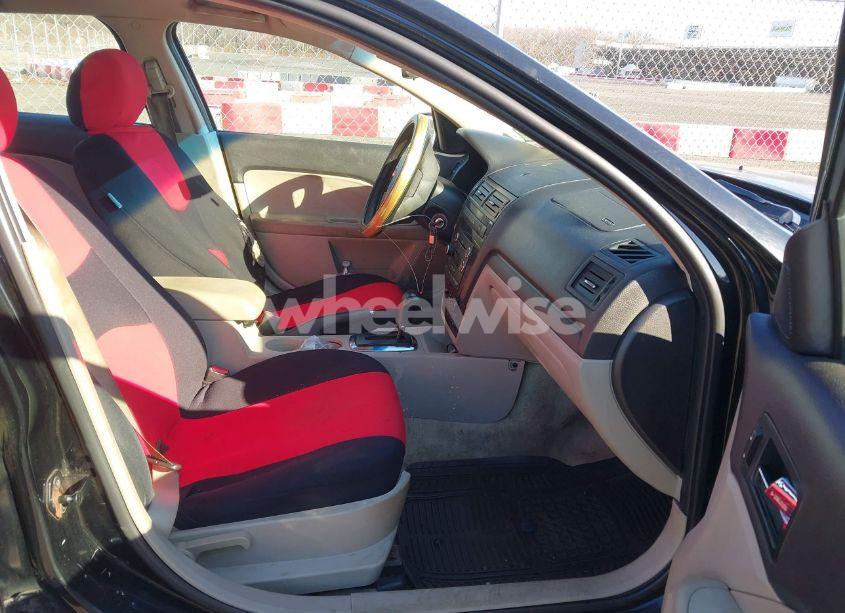 Photo 5 of 2006 Ford Fusion SE (VIN 3FAFP07146R239103)