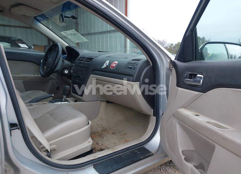 Photo 5 of 2006 Ford Fusion SE (VIN 3FAFP07196R174717)