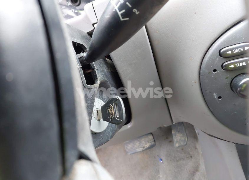 Photo 11 of 2001 Ford Escort N/A (VIN 3FAFP13P01R230911)