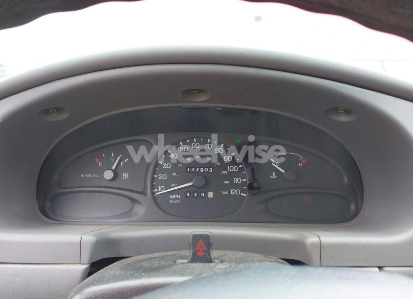 Photo 7 of 2001 Ford Escort N/A (VIN 3FAFP13P01R230911)