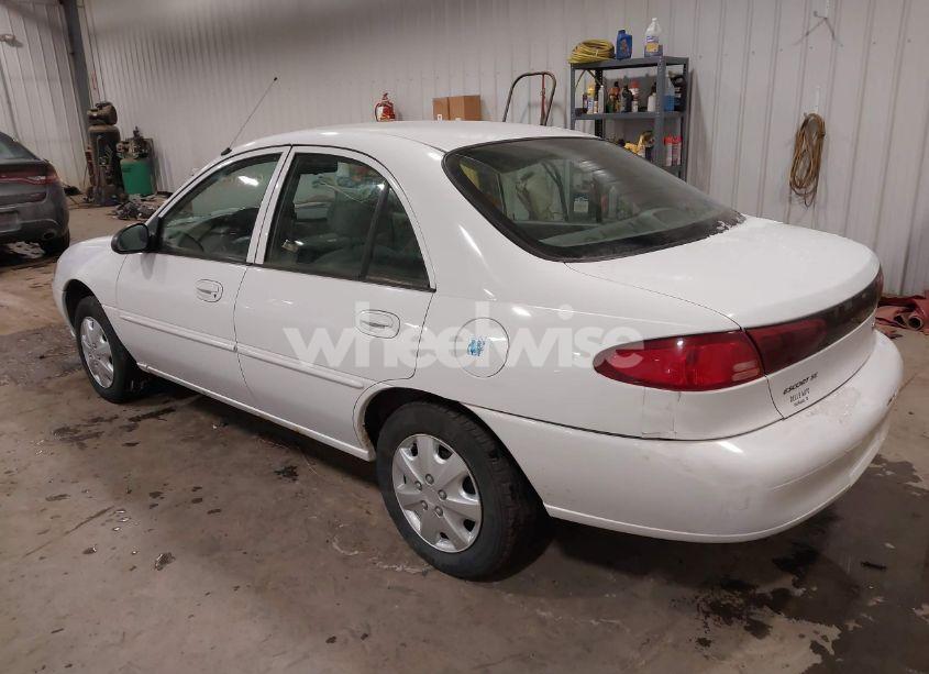 Photo 3 of 2001 Ford Escort N/A (VIN 3FAFP13P11R235177)