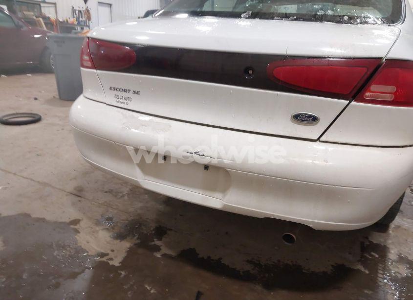 Photo 6 of 2001 Ford Escort N/A (VIN 3FAFP13P11R235177)