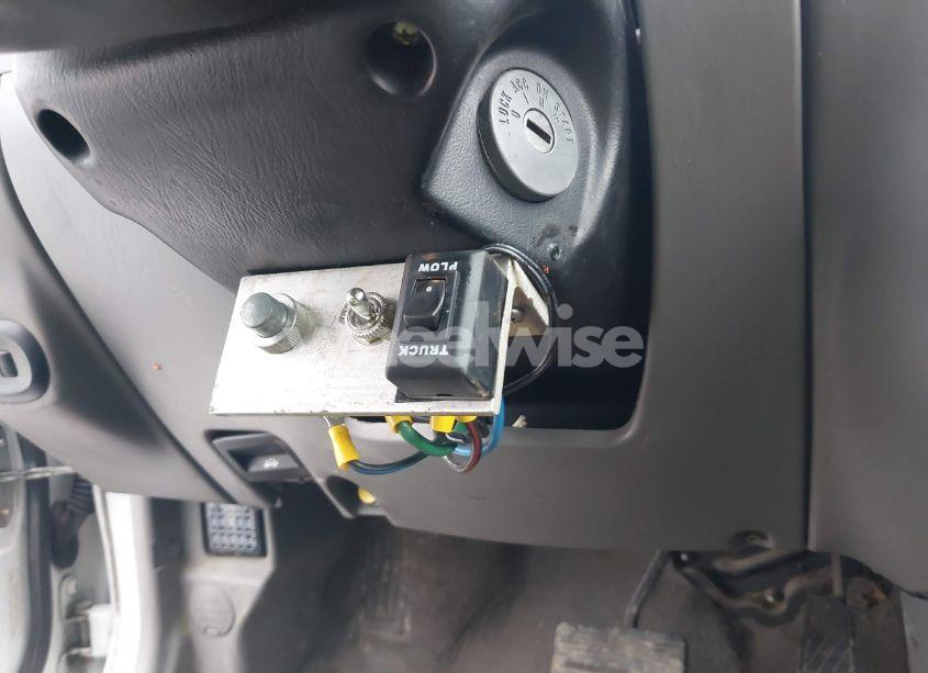 Photo 11 of 2002 Ford Escort FLEET (VIN 3FAFP13P12R117213)