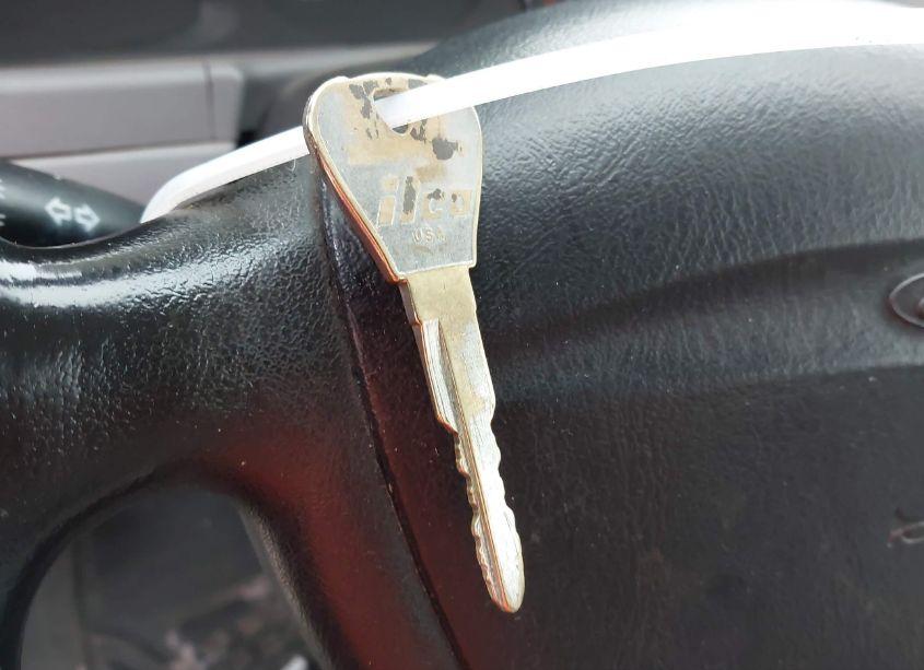 Photo 11 of 2001 Ford Escort N/A (VIN 3FAFP13P51R220455)