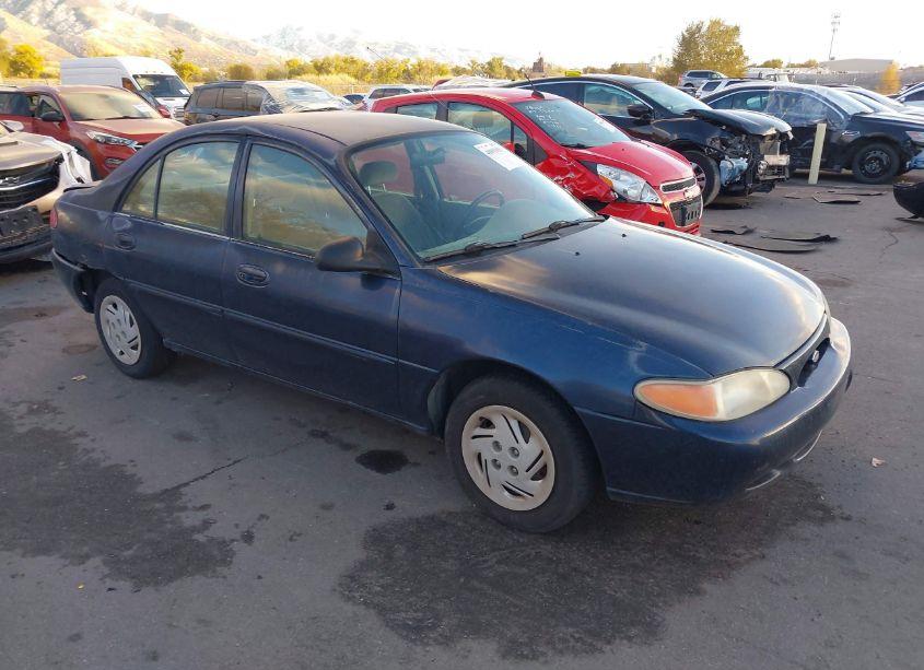 2000 Ford Escort N/A (VIN 3FAFP13P6YR181465) main photo