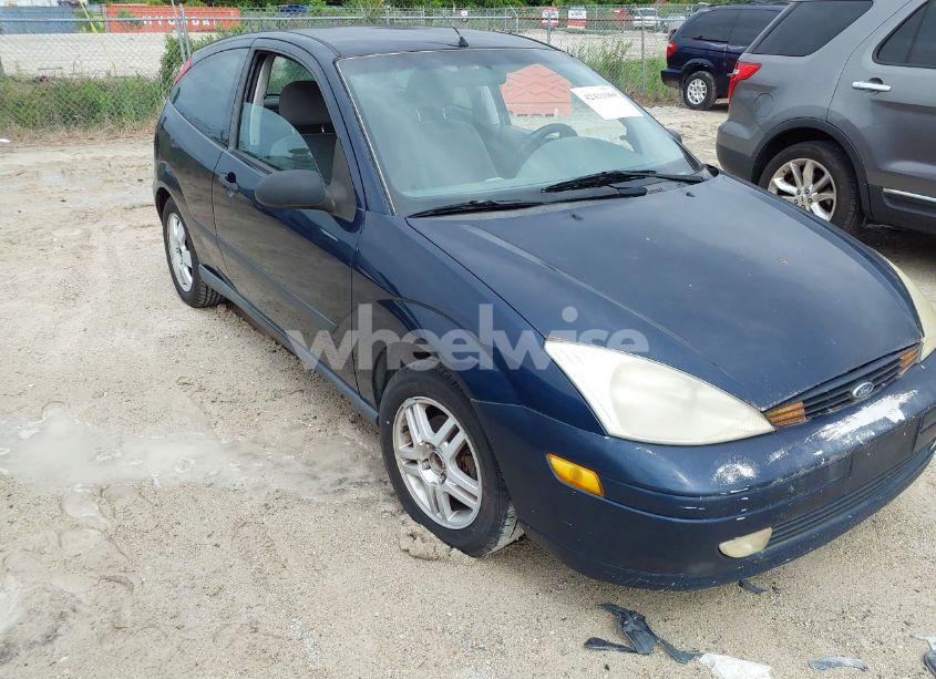 2001 Ford Focus ZX3 (VIN 3FAFP31301R244416) main photo
