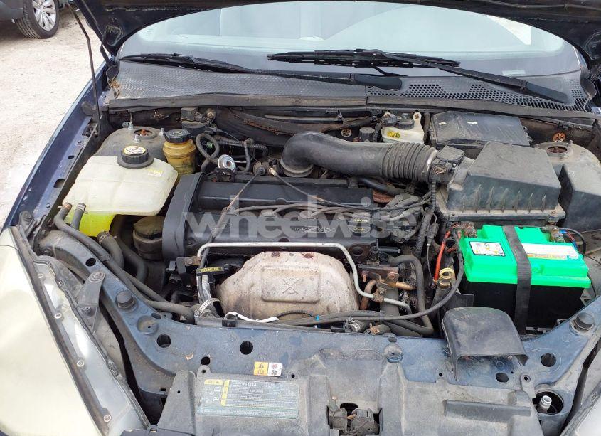 Photo 10 of 2001 Ford Focus ZX3 (VIN 3FAFP31301R244416)