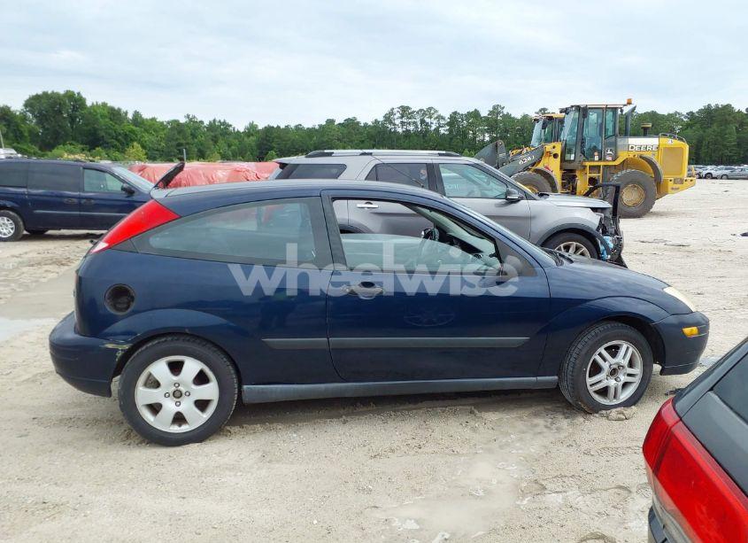 Photo 13 of 2001 Ford Focus ZX3 (VIN 3FAFP31301R244416)