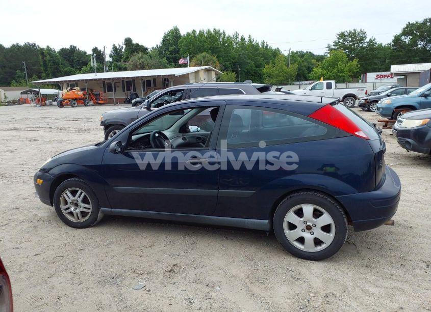Photo 14 of 2001 Ford Focus ZX3 (VIN 3FAFP31301R244416)