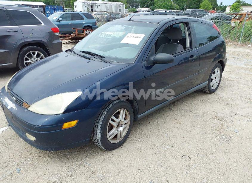 Photo 2 of 2001 Ford Focus ZX3 (VIN 3FAFP31301R244416)