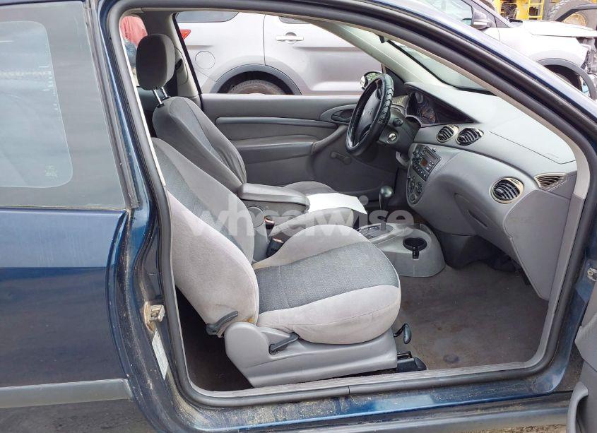 Photo 5 of 2001 Ford Focus ZX3 (VIN 3FAFP31301R244416)