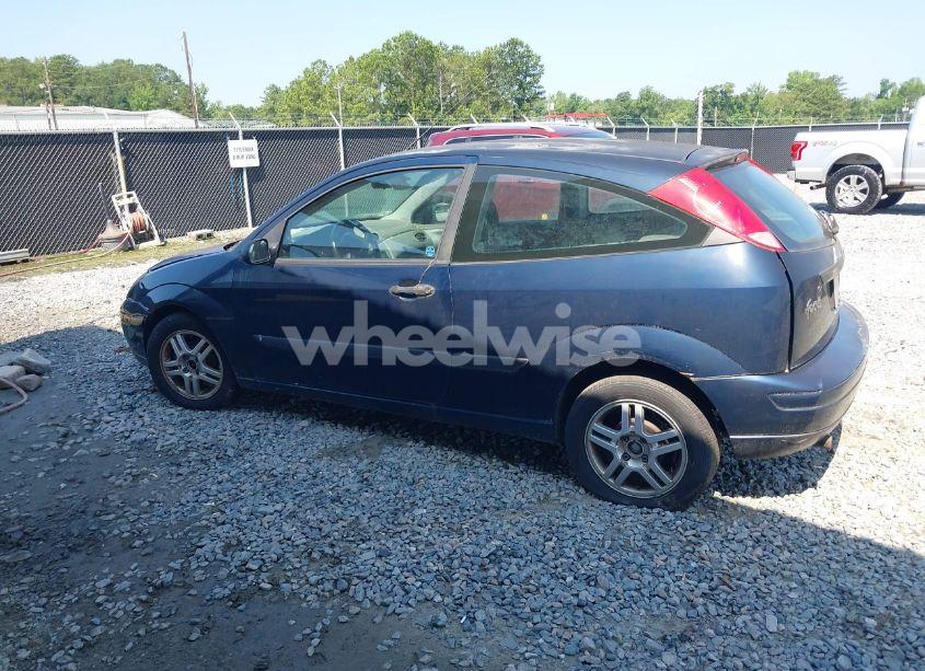 Photo 3 of 2003 Ford Focus ZX3 (VIN 3FAFP31303R111982)