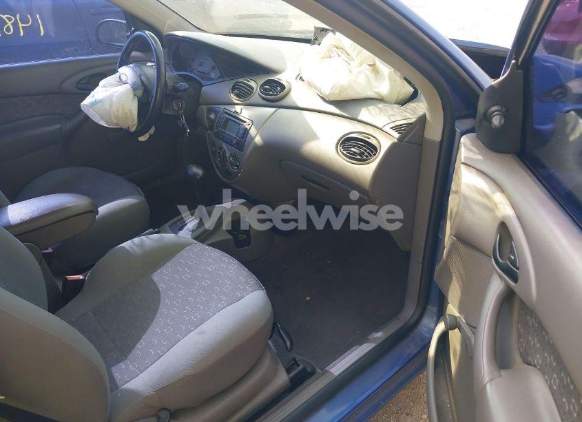 Photo 5 of 2003 Ford Focus ZX3 (VIN 3FAFP31303R176718)