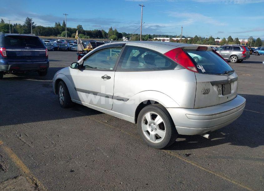 Photo 3 of 2003 Ford Focus ZX3 (VIN 3FAFP31303R186374)