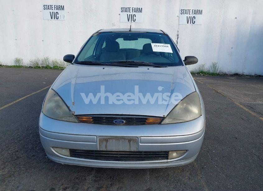 Photo 6 of 2003 Ford Focus ZX3 (VIN 3FAFP31303R186374)