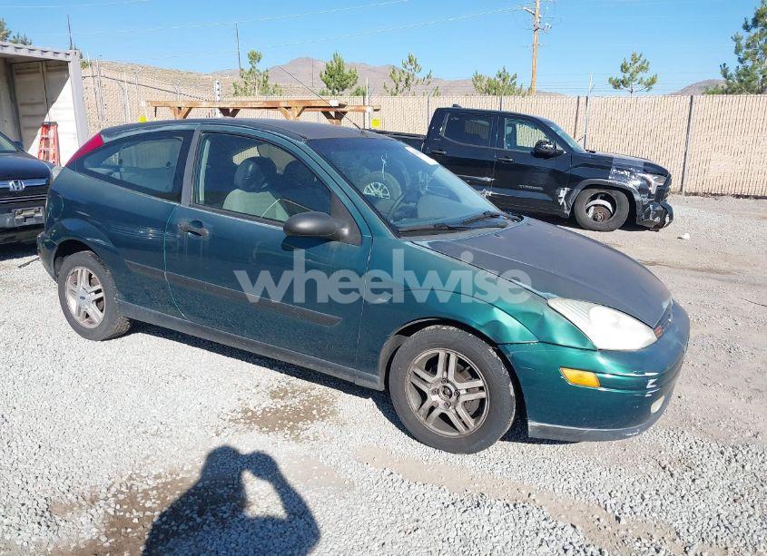 2000 Ford Focus ZX3 (VIN 3FAFP3130YR241557) main photo