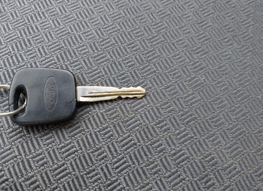 Photo 11 of 2001 Ford Focus ZX3 (VIN 3FAFP31311R175946)